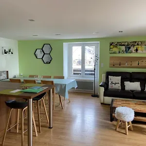 Plein Centre , Vue Mer, 100m De La , Larmor-Plage France
